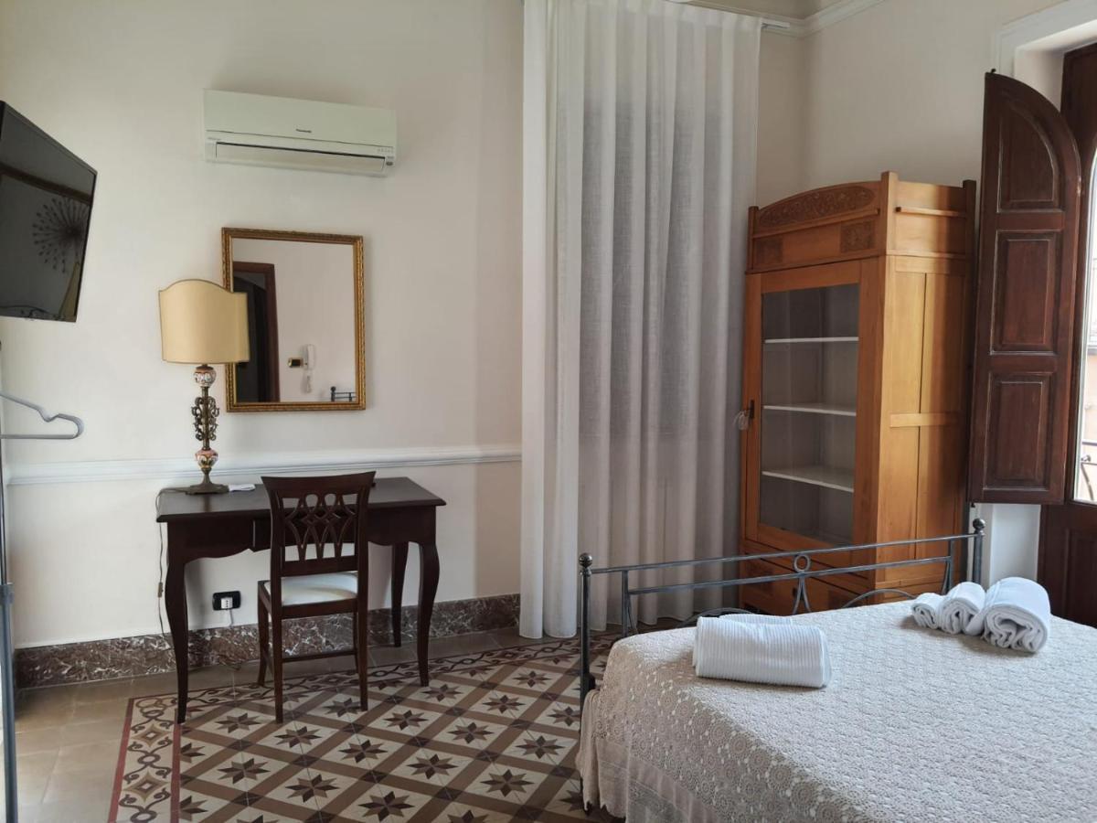 Appartamenti Via Lombardo Giardini Naxos Exteriör bild